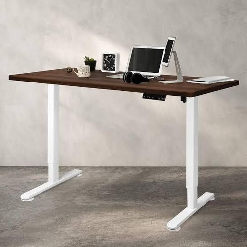 Electric standing desk